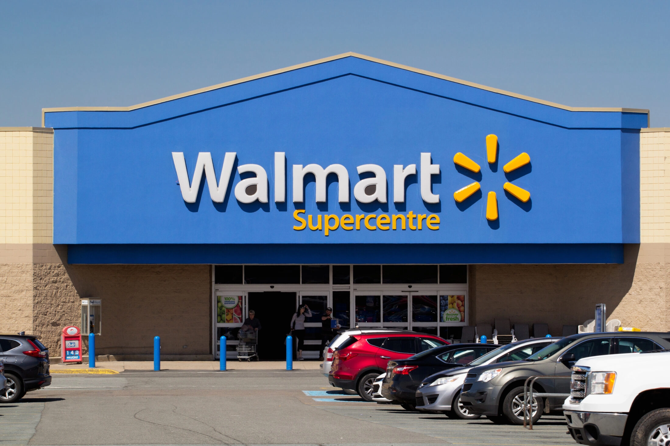 Your Local Walmart Will Be Closing in Ten Minutes—And Counting